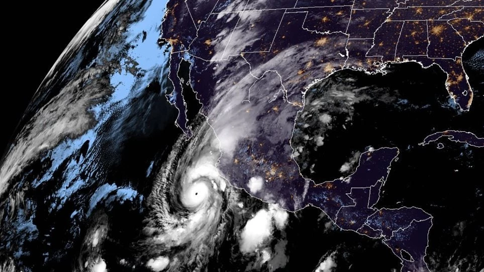 Μεξικό, τυφώνας Willa: Η απόλυτη καταιγίδα χτυπά με ανέμους 250 χλμ